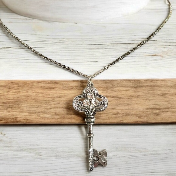 Key pendant charm necklace Key charm necklace Key pendant jewellery Rhinestones - Picture 16 of 17